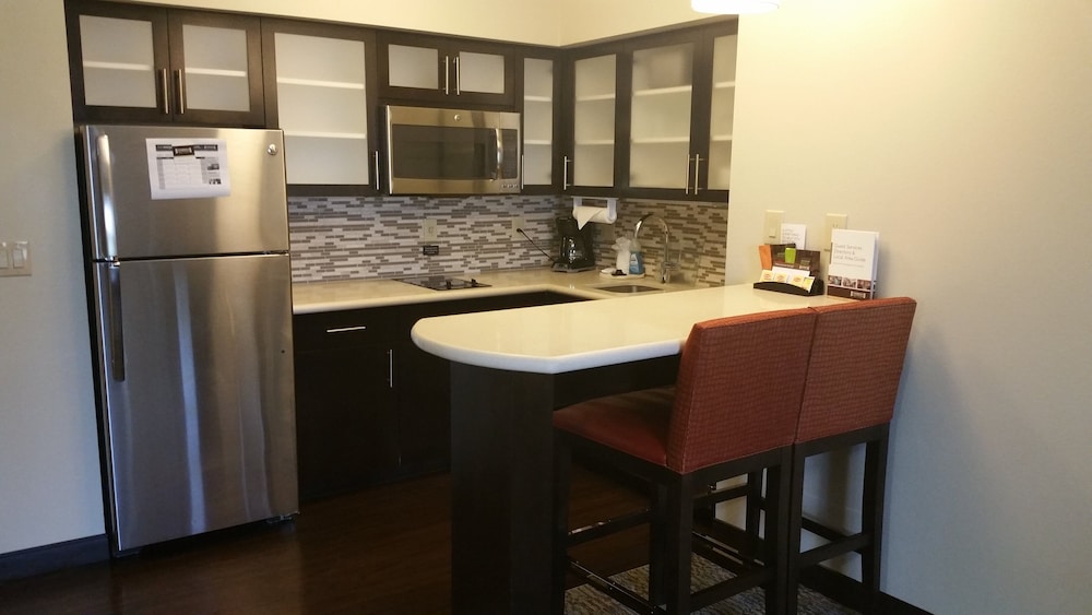 Staybridge Suites College Station 15/60