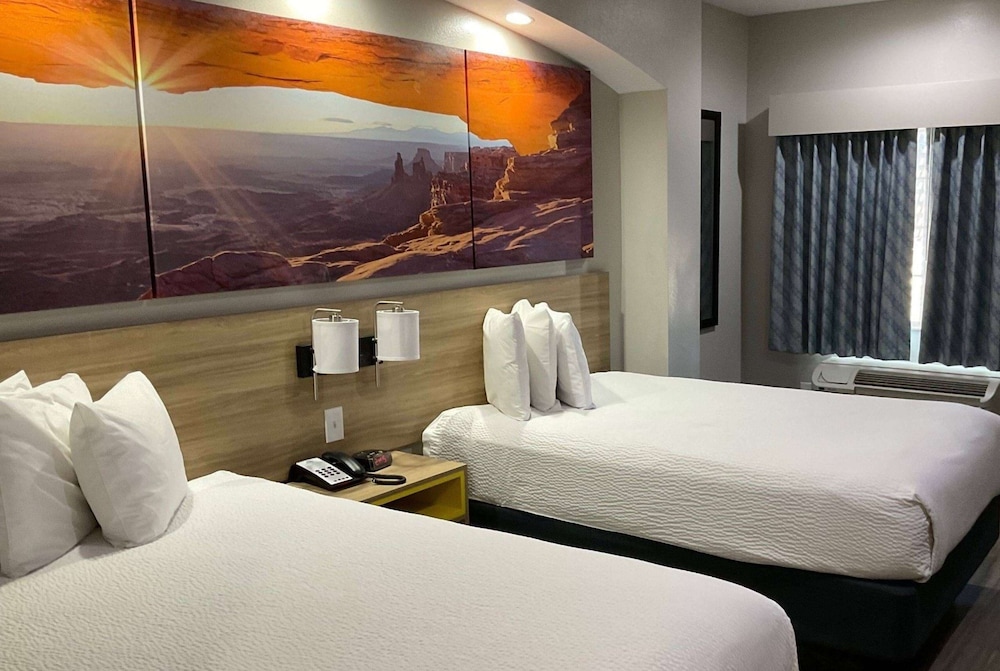 Efficiency, 2 Double Beds