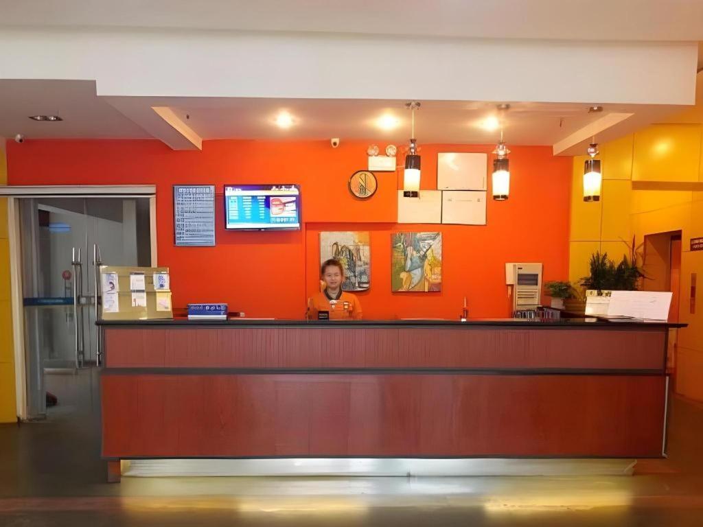 7 Days Inn Chengdu North Railway Train Station Square Branch 7/39