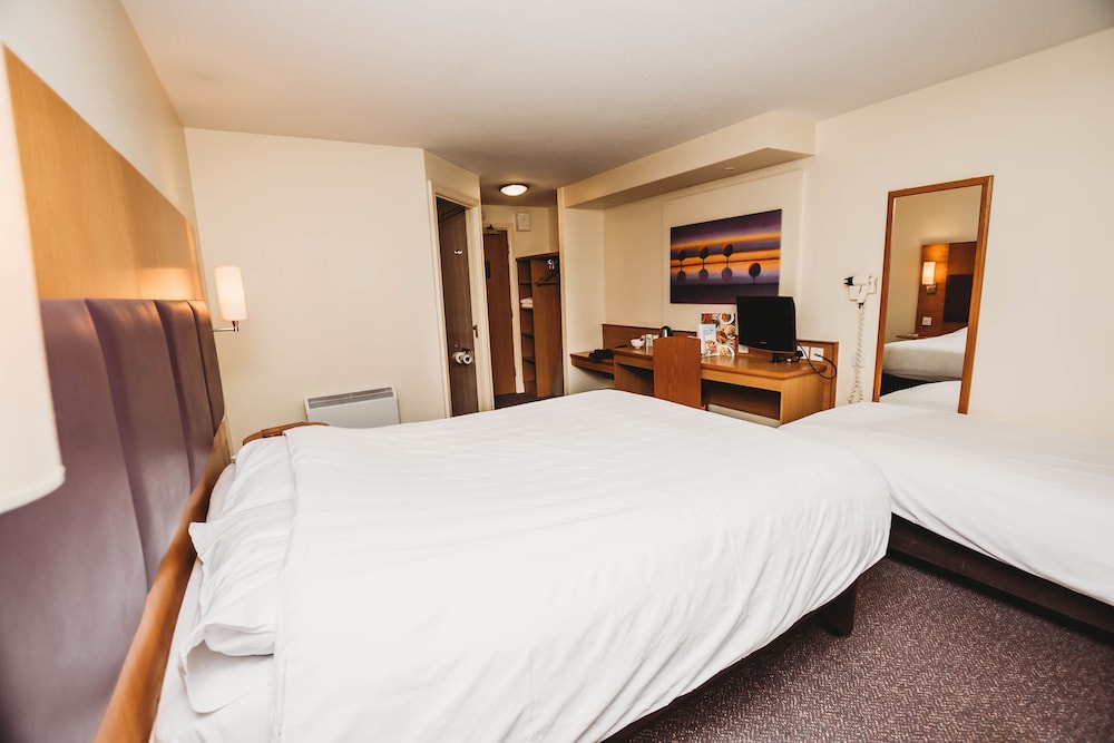 Purple Roomz 8/27
