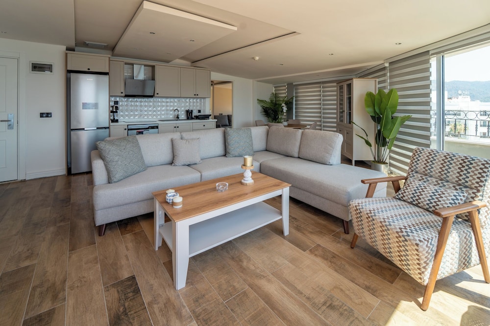 Aurasia Sea Side Hotel 44/63