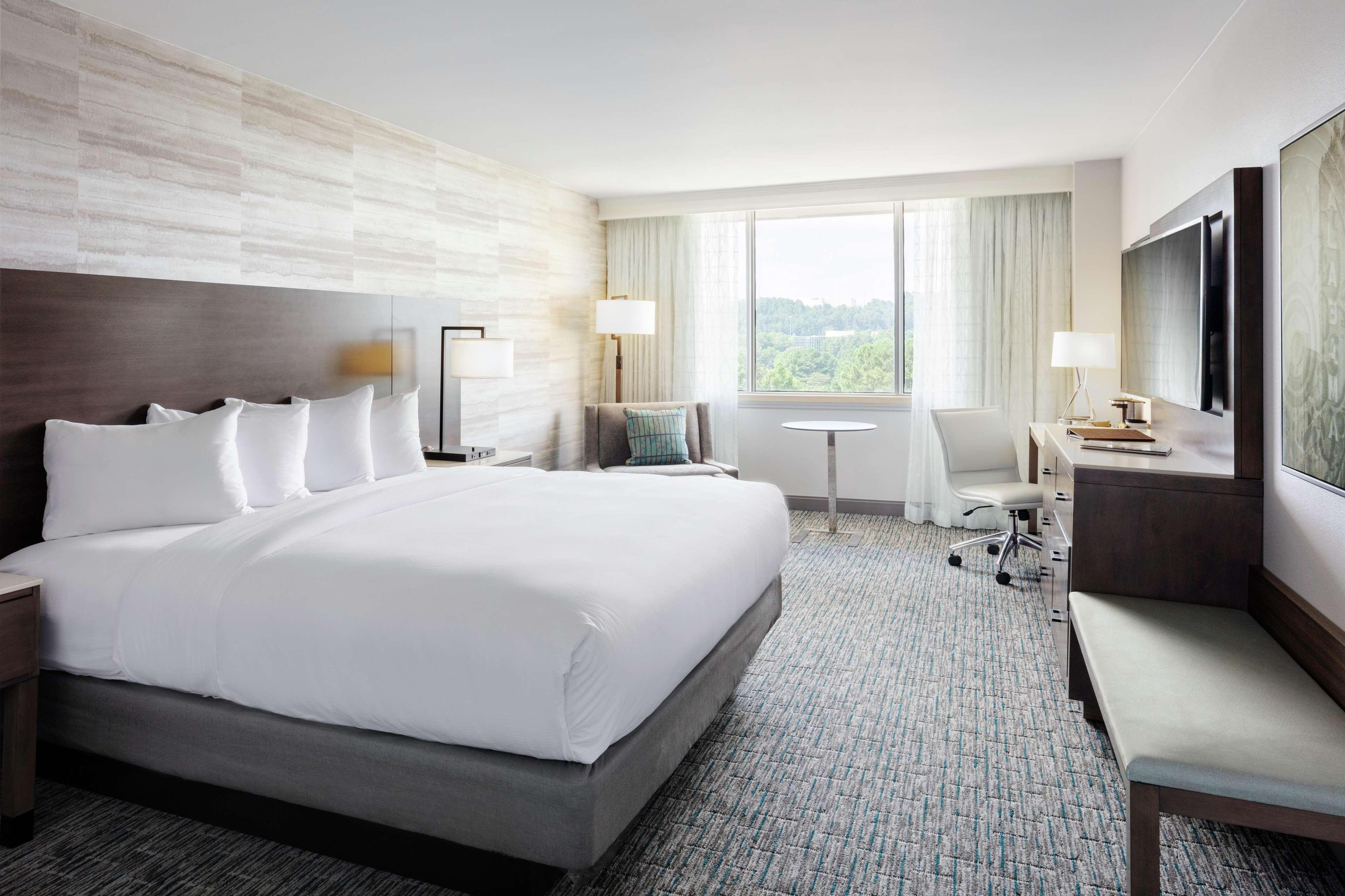 2 ROOMS, SUITE, KING BED, SOFA