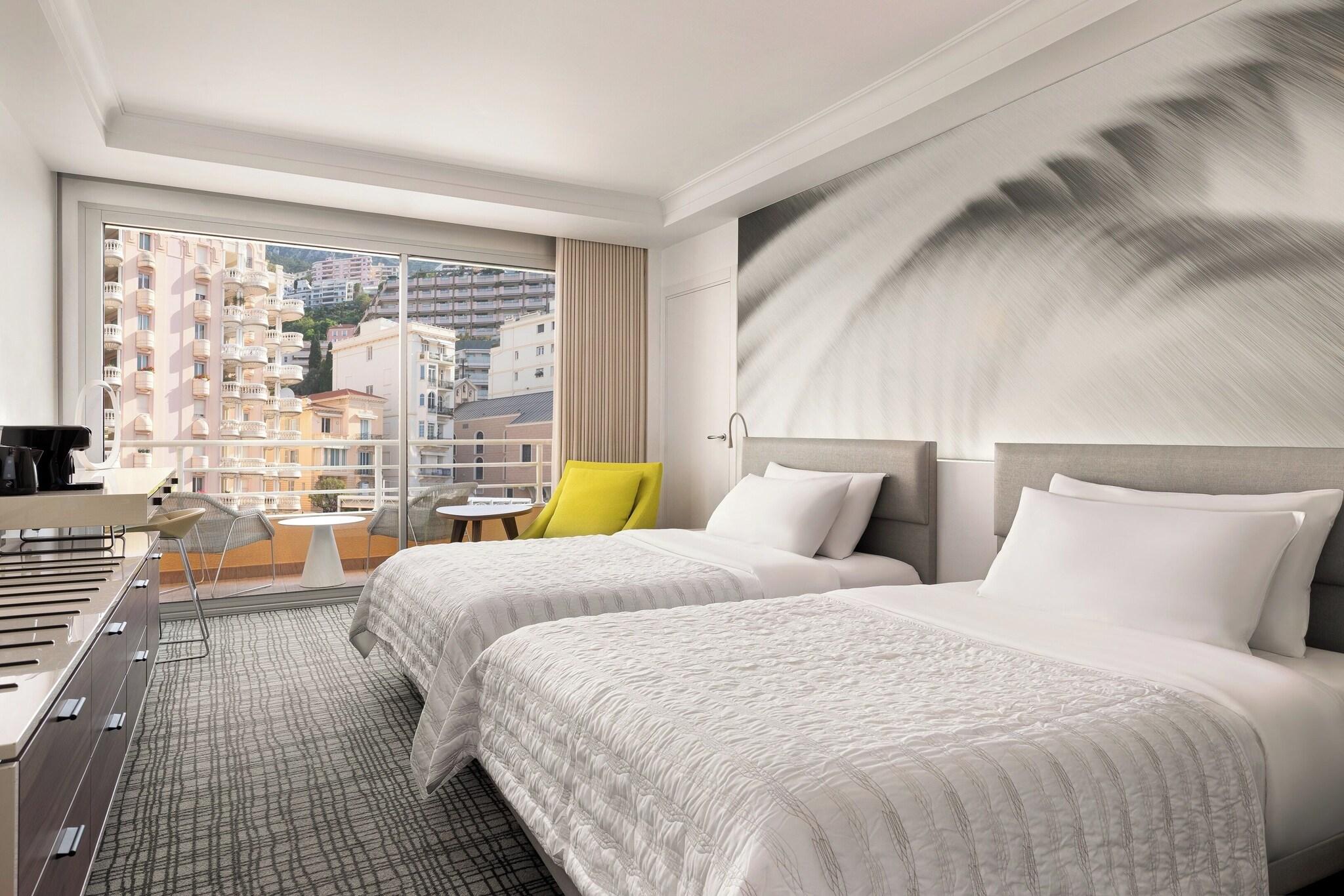 Superior, Double Bed, City View
