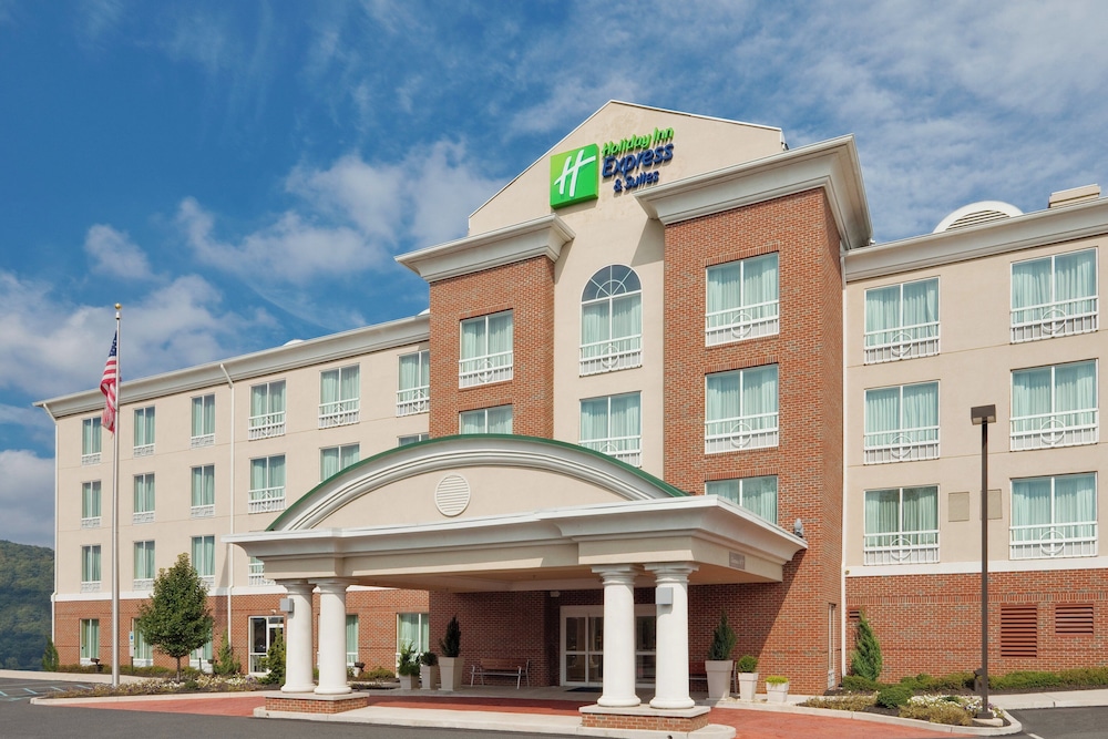 Holiday Inn Express Hotel & Suites Bethlehem 4/72