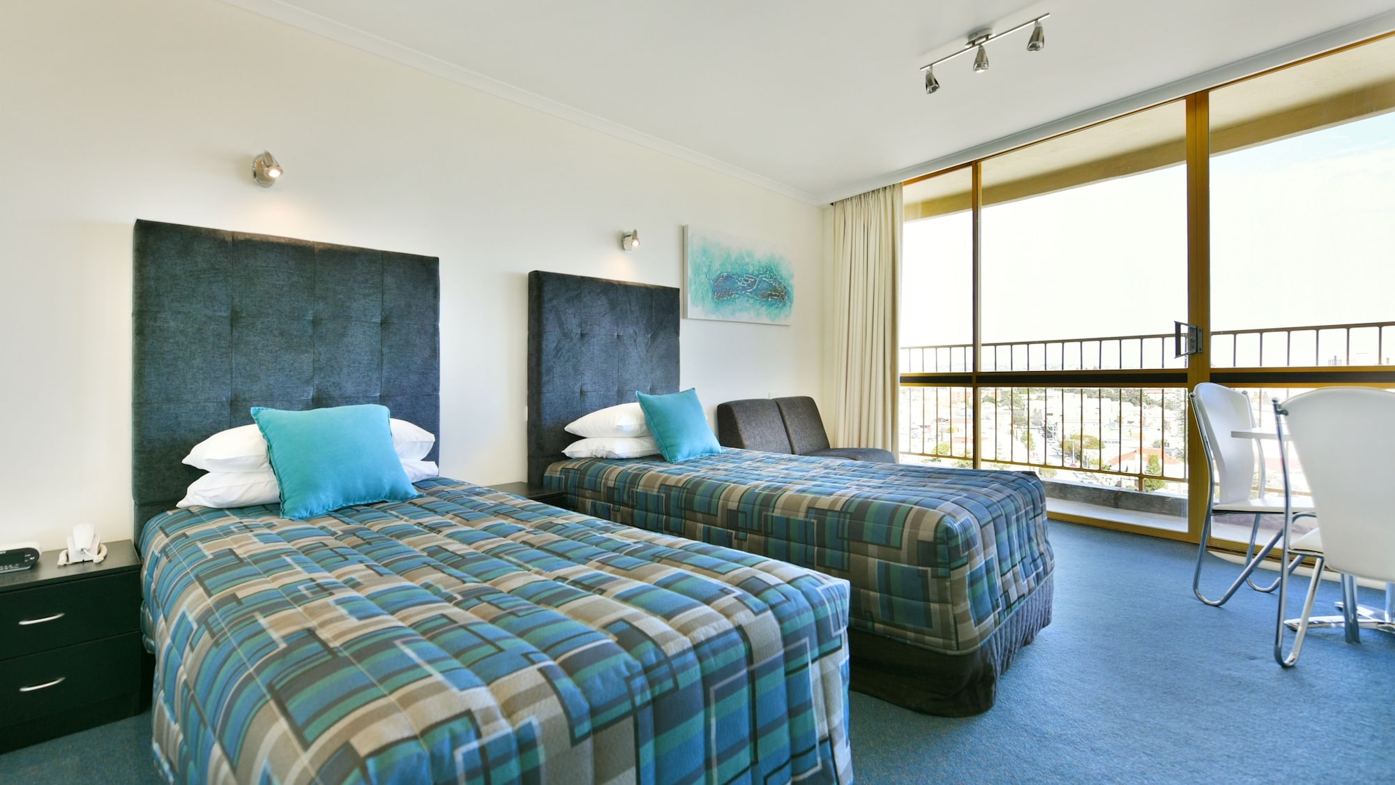 SUPERIOR, TWIN BEDS, ACCESSIBLE