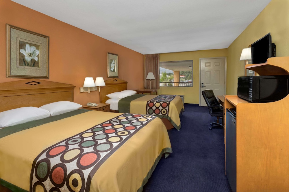 Super 8 By Wyndham Breaux Bridge 7/15