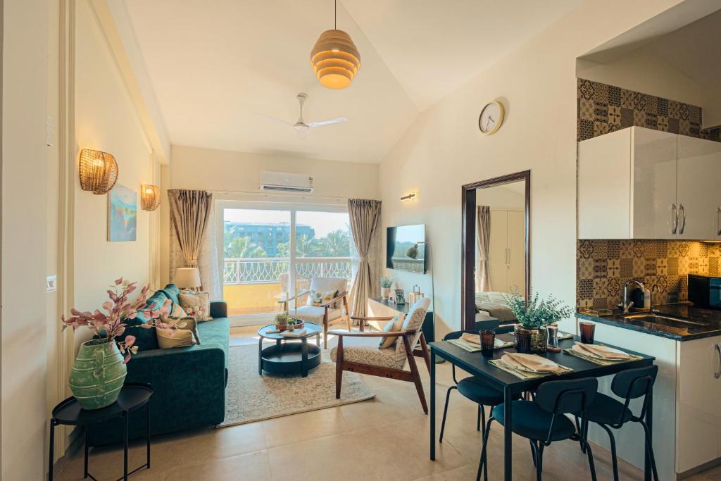 3 Bedrooms, Luxury, Penthouse, with Pool, Terrace, Near Beach