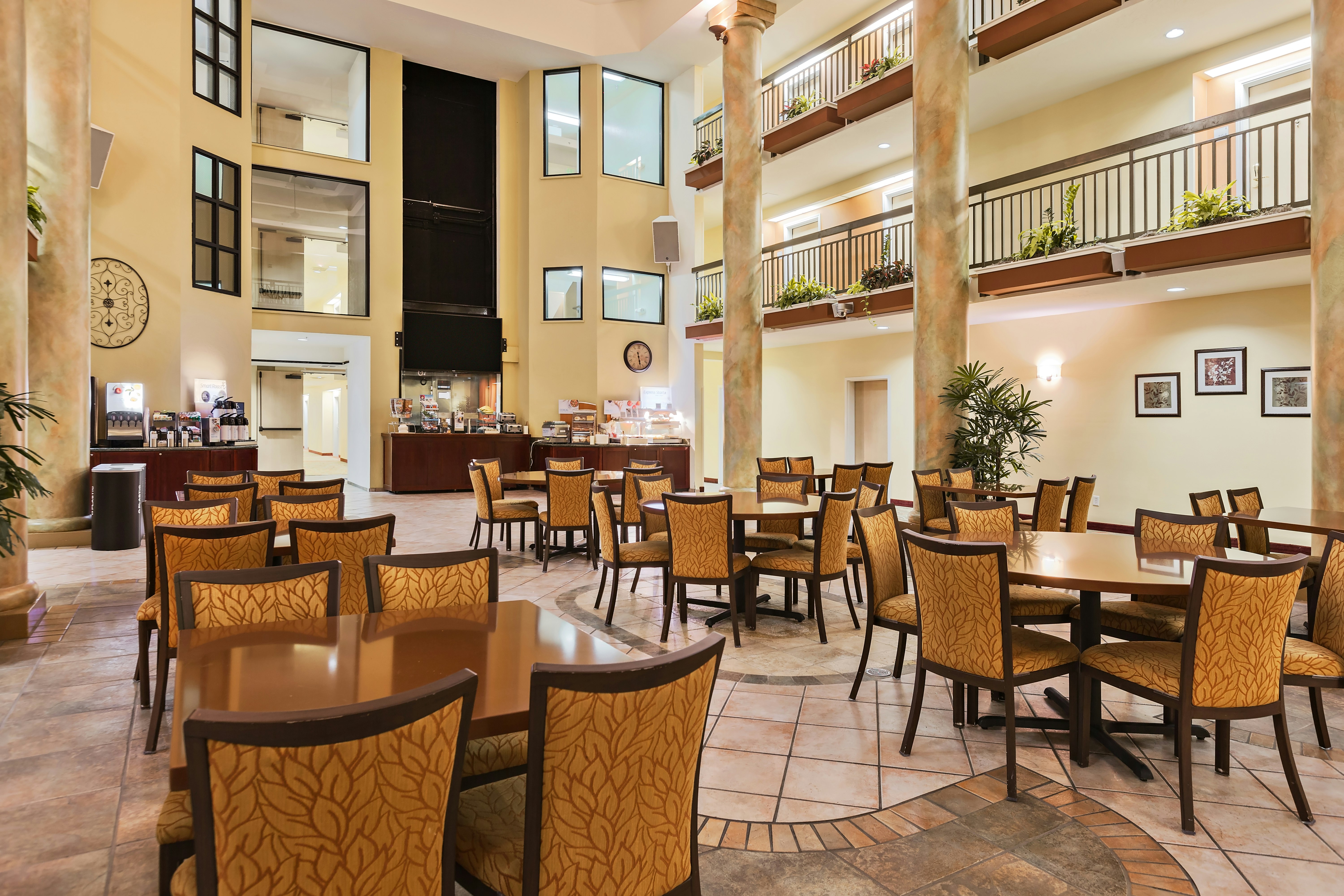 Holiday Inn Express Hotel Suites San Jose Morgan Hill 48/62