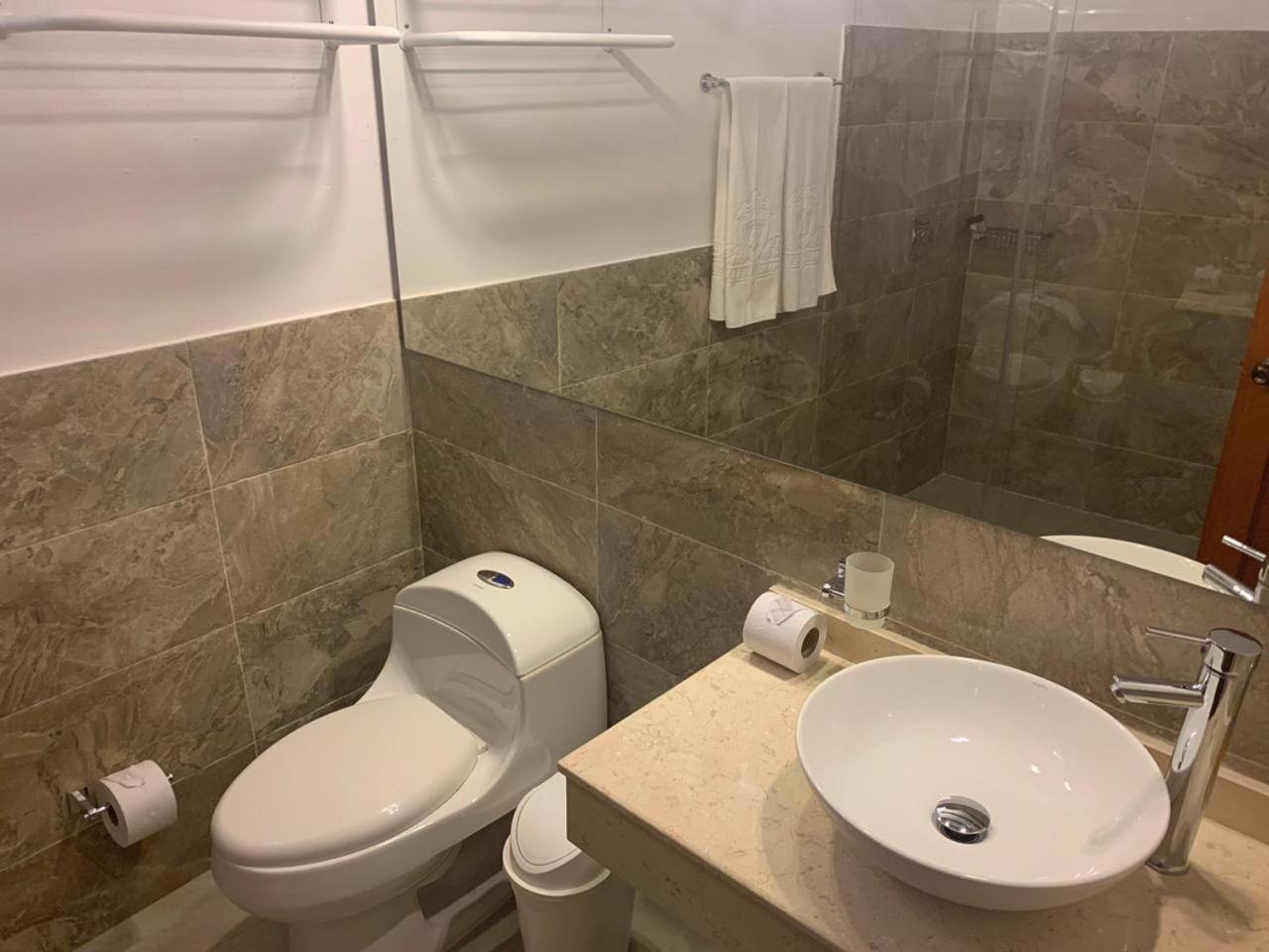 Hotel Campanario Real 48/50