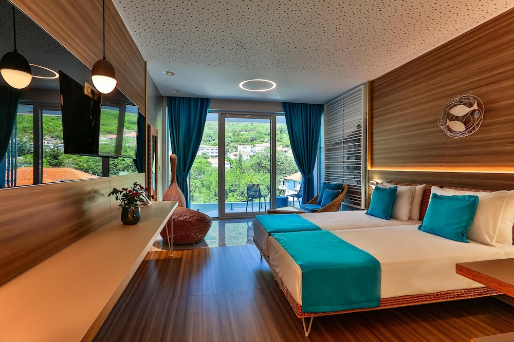 Carine Hotel Kumbor 11/50