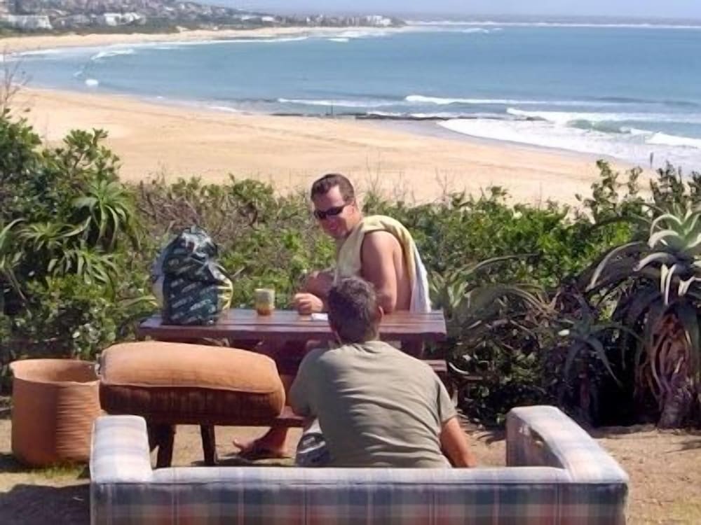 Island Vibe Jeffreys Bay Hostel 36/41