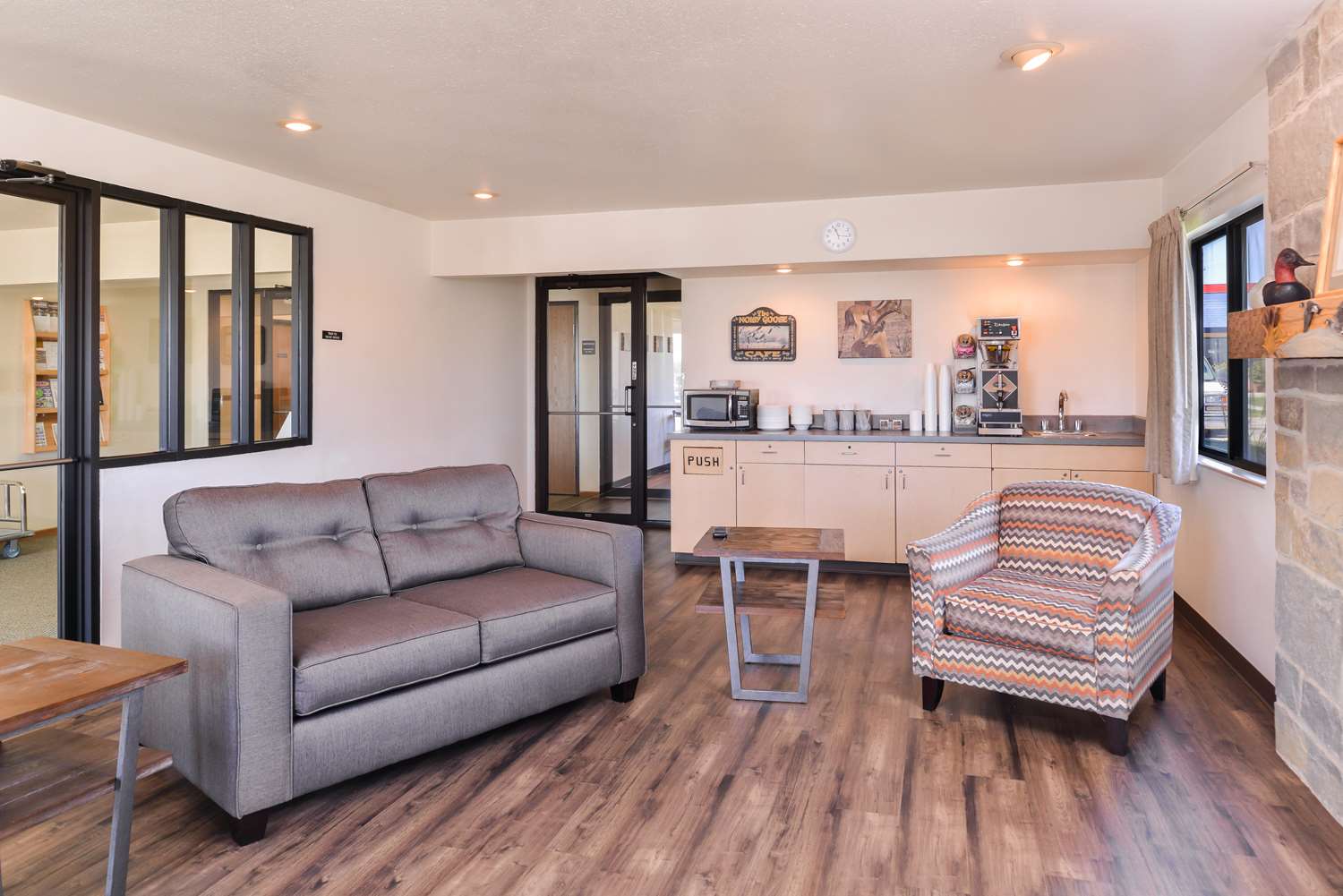 Americas Best Value Inn Missouri Valley 18/28