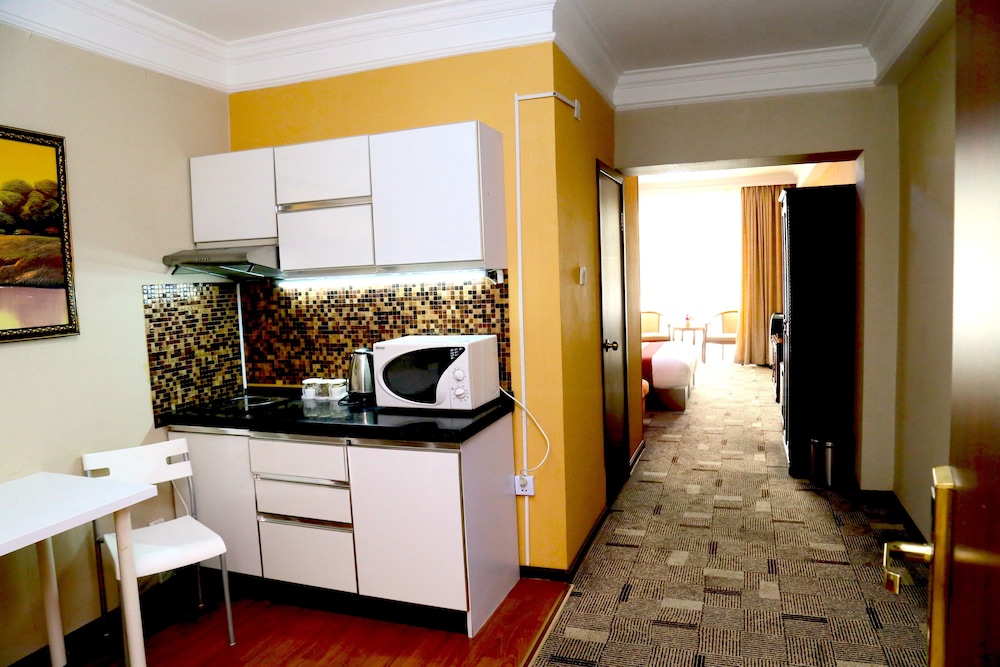 New West Hotel 26/50