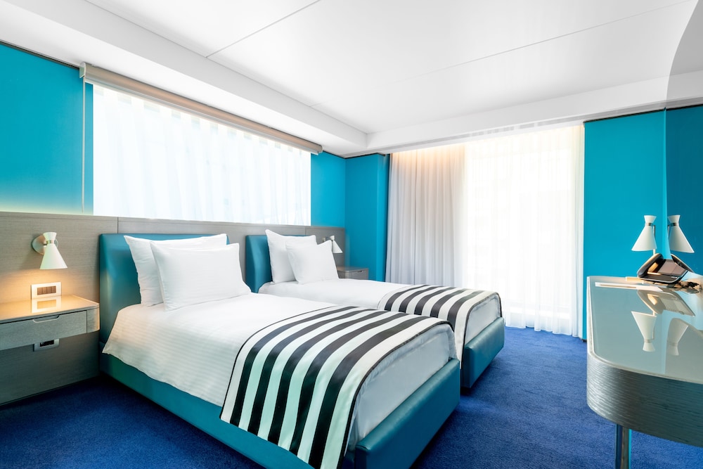 En Hotel Izmir 24/60