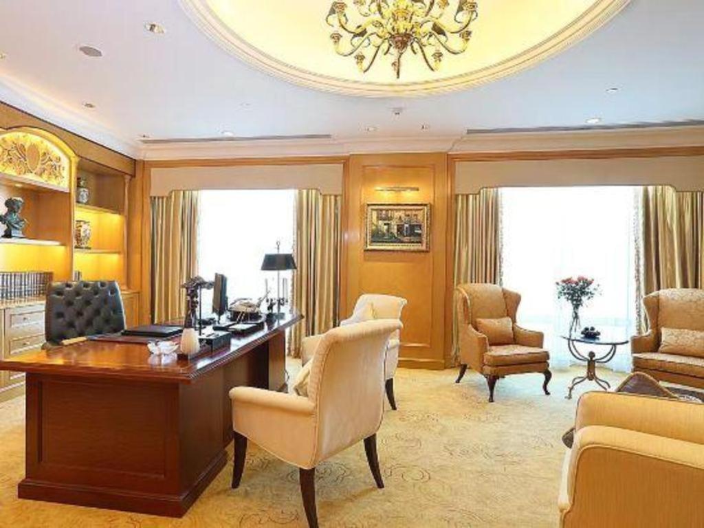 Regency Hotel Shantou 41/54