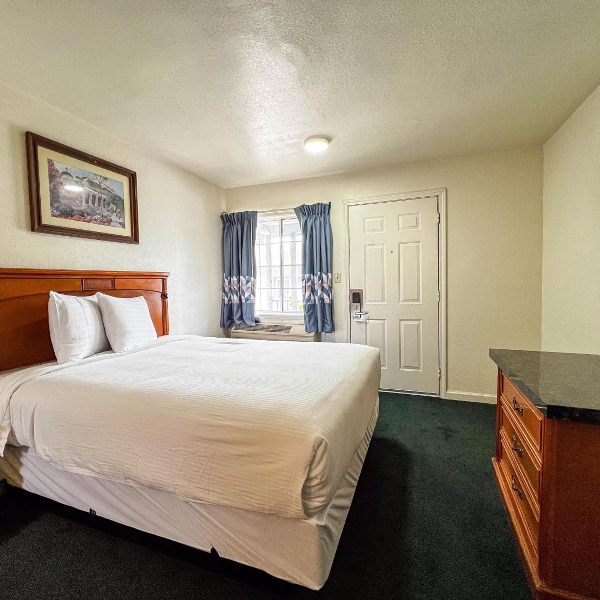 Deluxe Inn 14/25