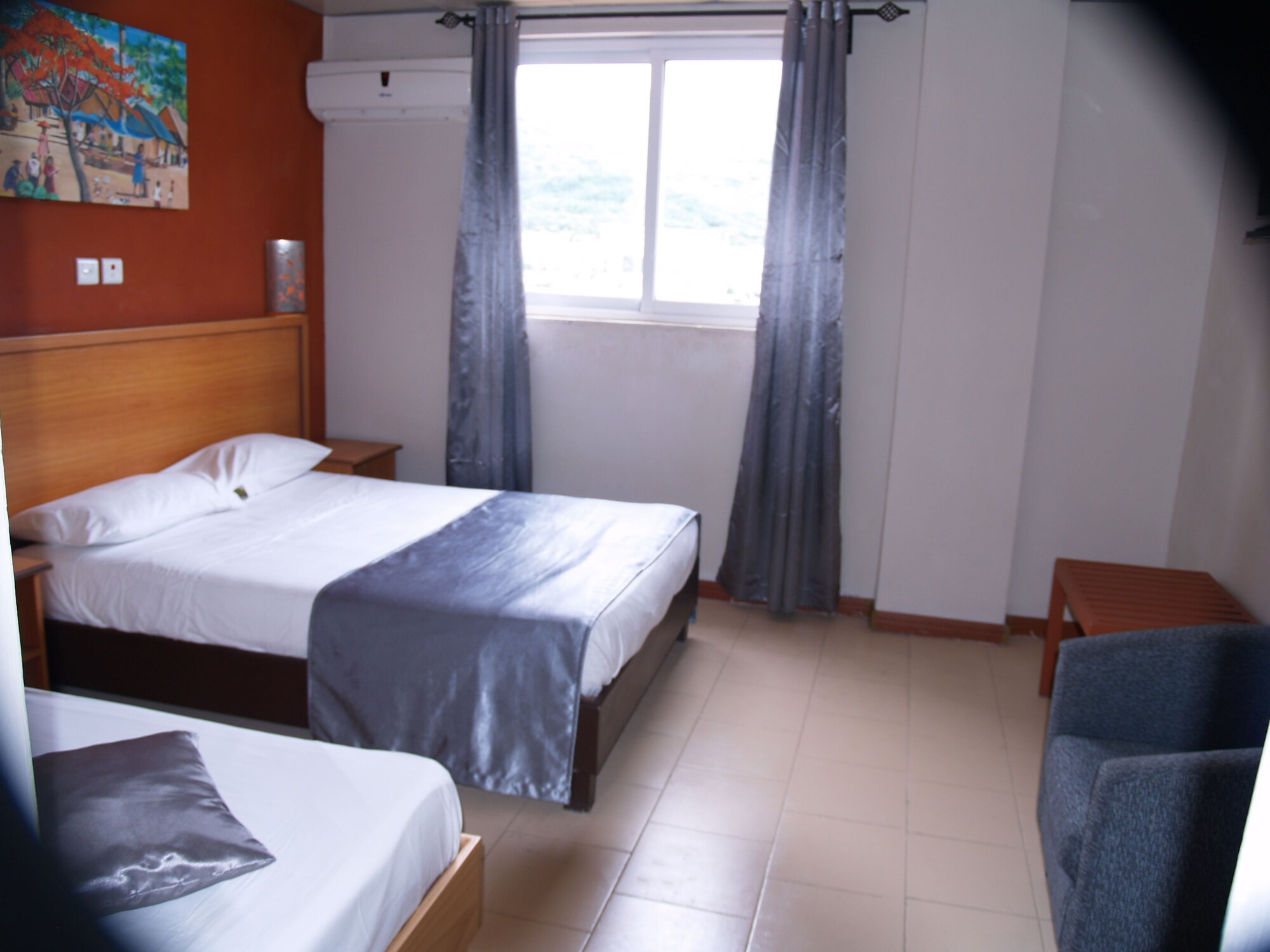 City, Twin Beds