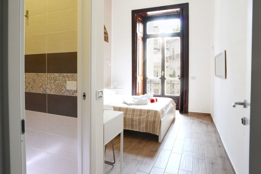 Vic Street B&B 27/27