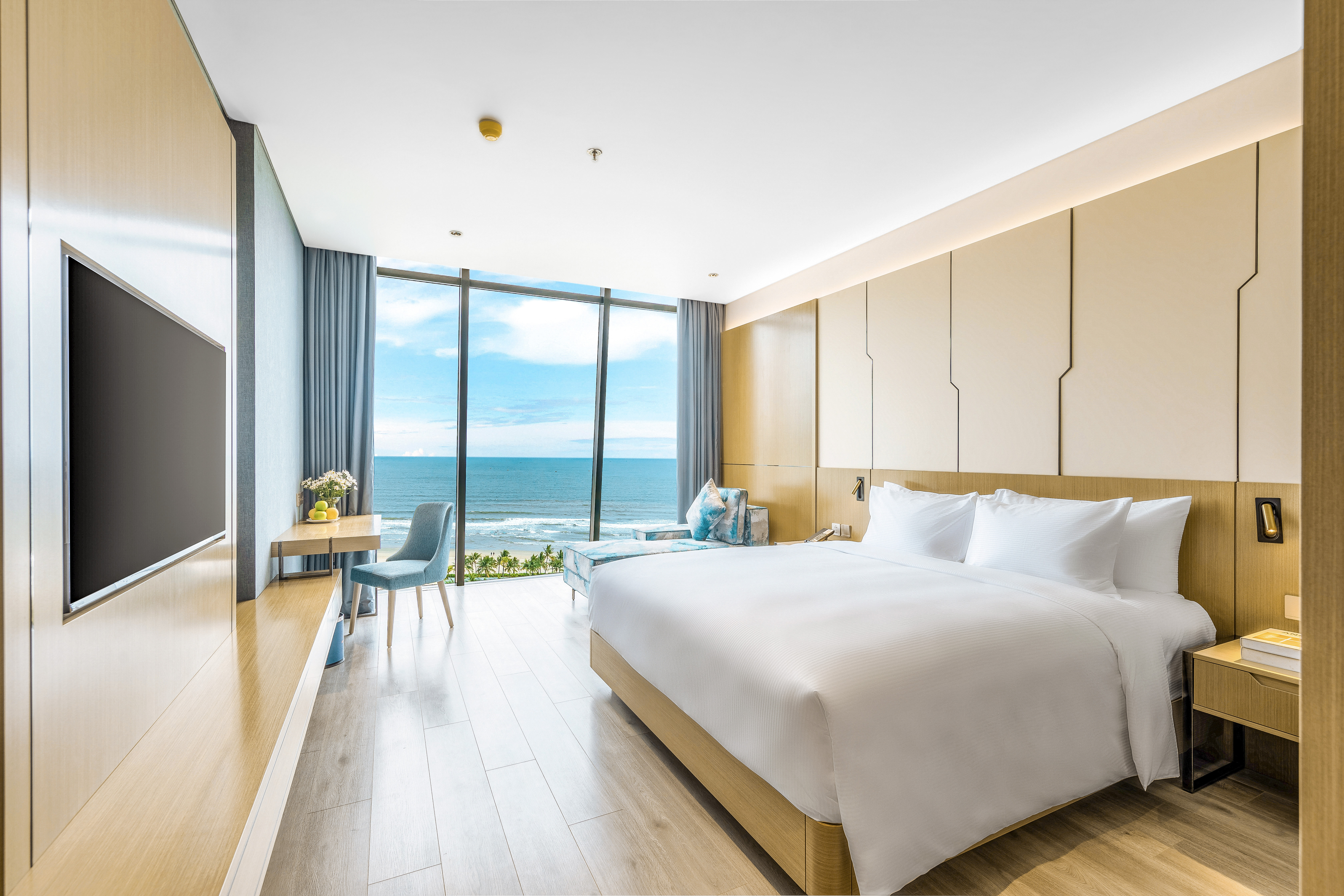 Suite, King Bed, Ocean Front