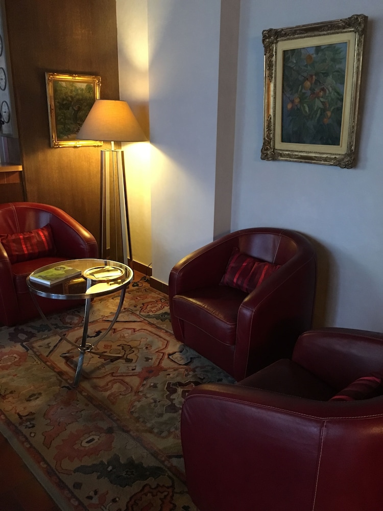 Hotel Victor Hugo 24/29
