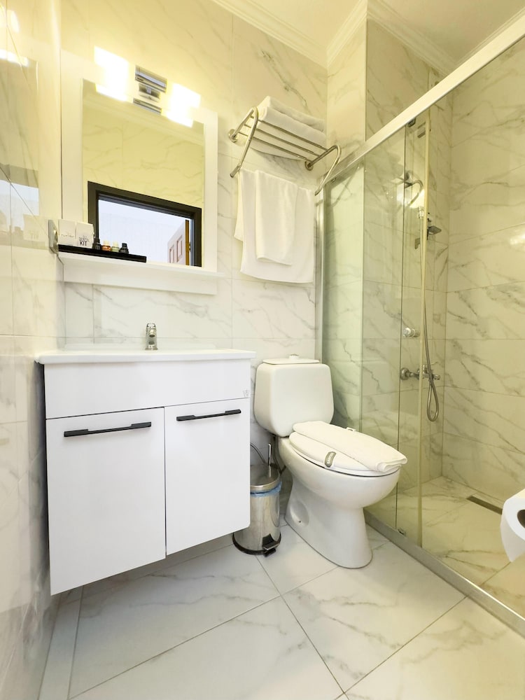 Uras Beach Hotel 48/50