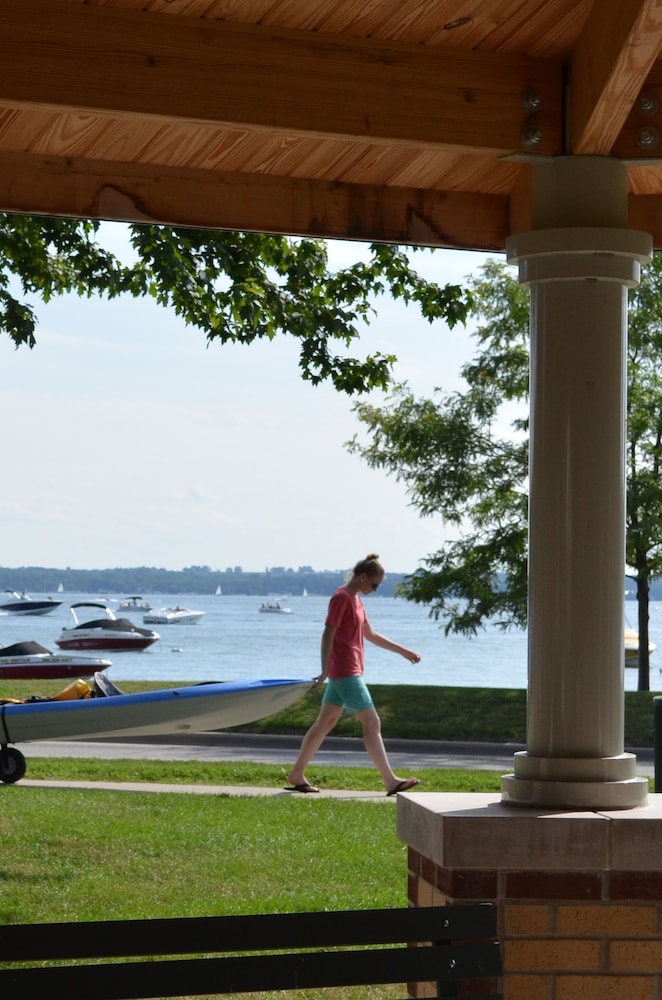 The Cove Of Lake Geneva 44/49