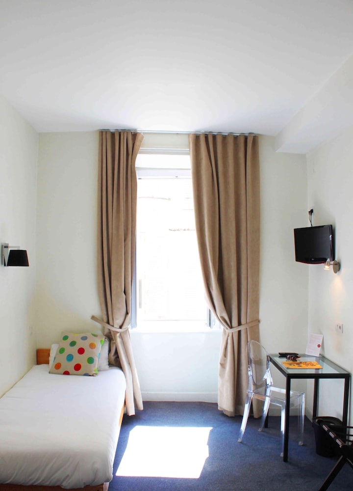 HOTEL HENRI IV 43/69
