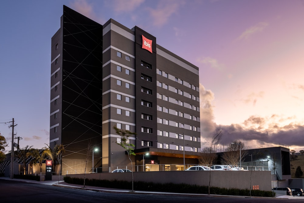Ibis Botucatu 3/50