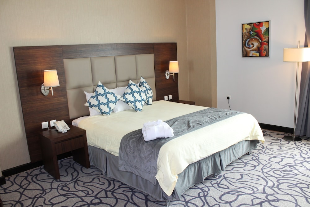 فندق جولدن توليب الخبر كورنيش(Golden Tulip Al Khobar) 25/81