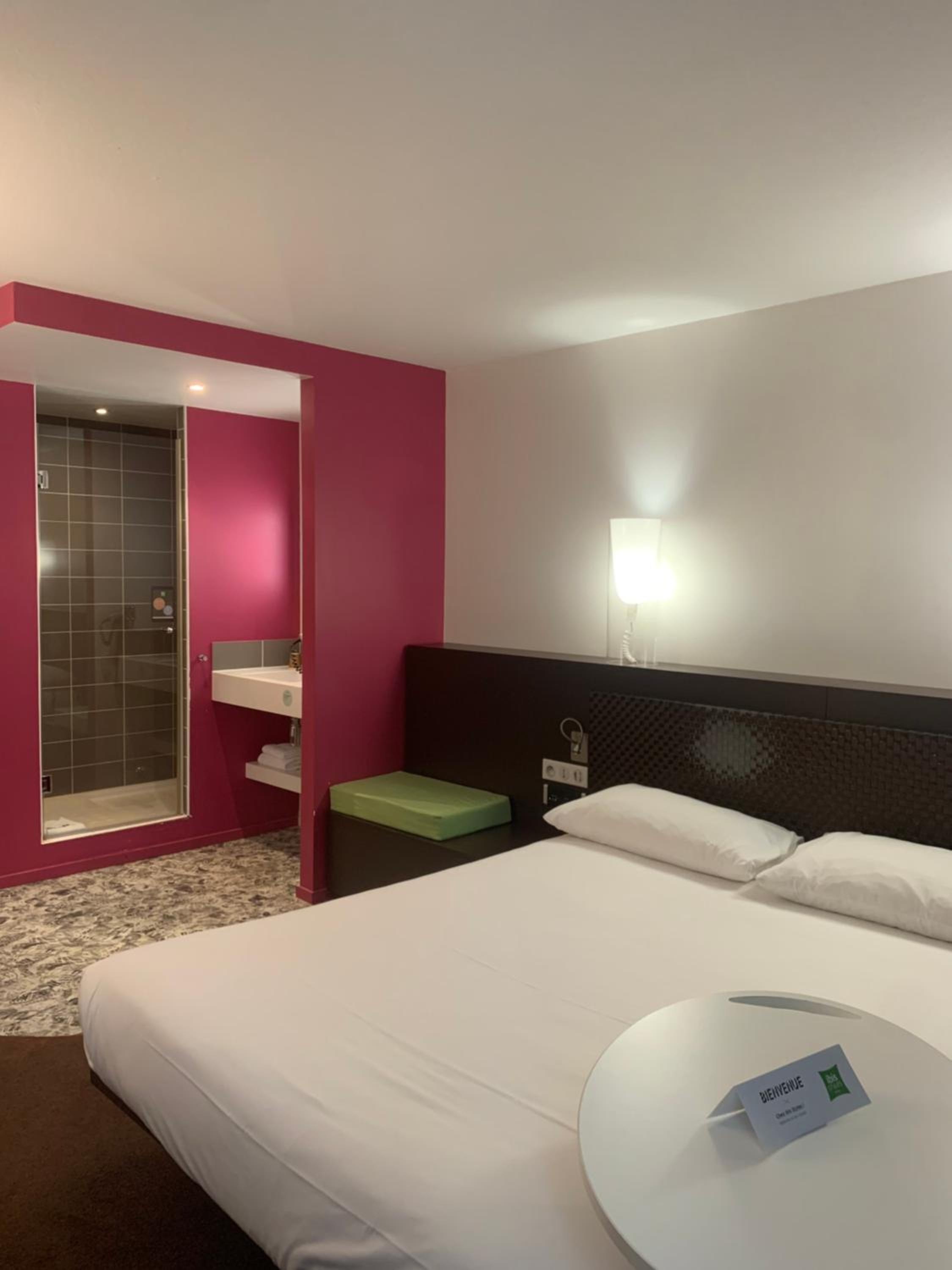 Standard, King Bed, Ibis Styles Lorient Caudan 4/10