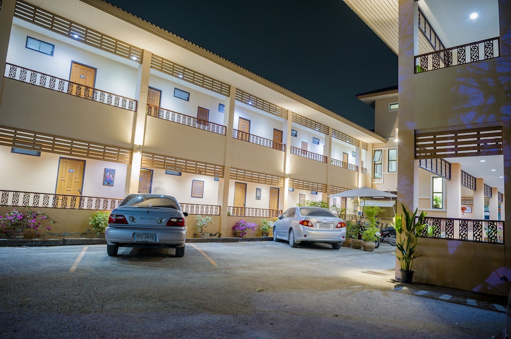 Banlanna Hotel Lampang (ex. Banlanna Serviced Apartment) 33/44