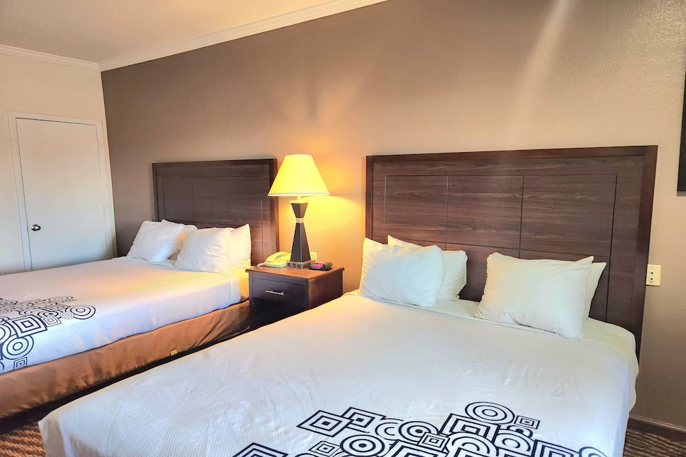Days Inn by Wyndham Navasota 25/60