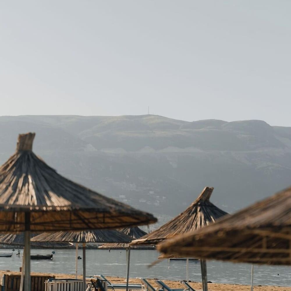 Kraal Hotel Vlore 36/38