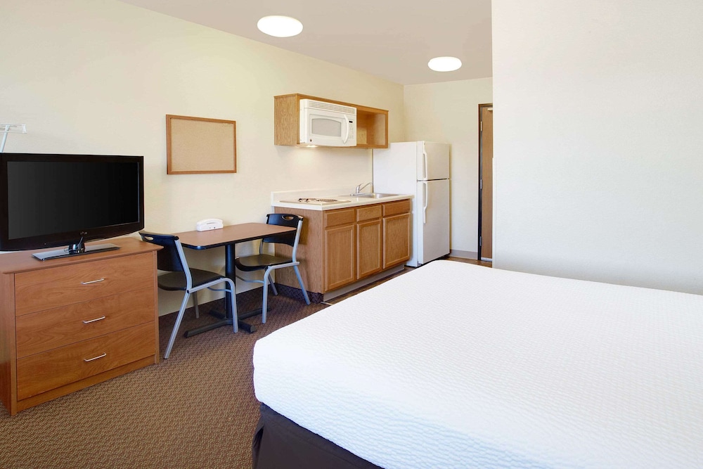 WoodSpring Suites Baton Rouge East I-12 20/24