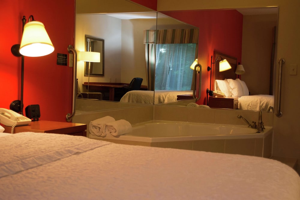 Hampton Inn Montgomery-South-Airport 12/53
