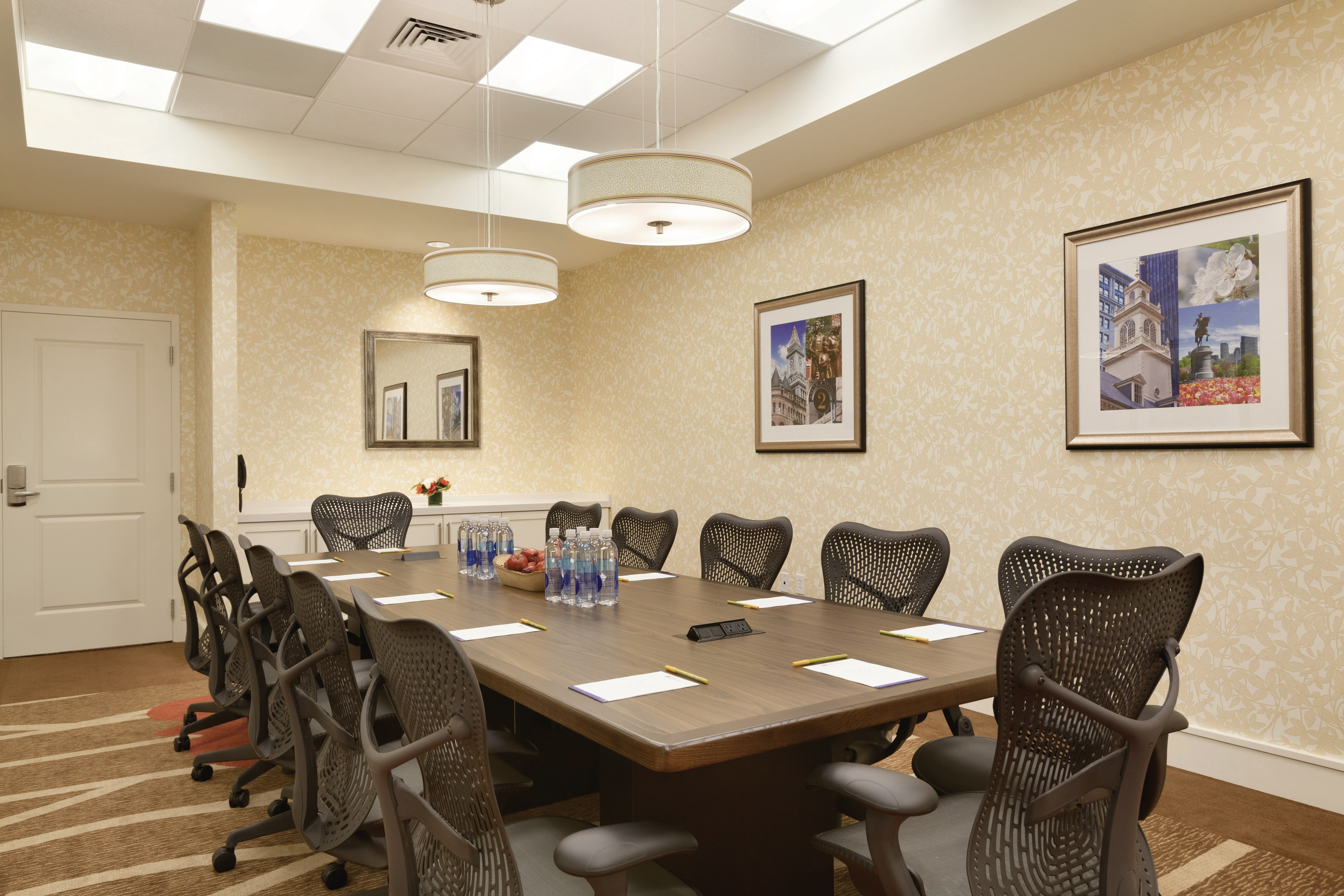Hilton Garden Inn Boston Logan Airport 36/38
