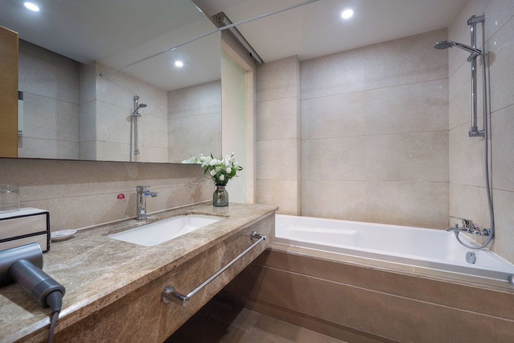 Sanlitun Xin Xiang Ya Yuan Apartment 46/49