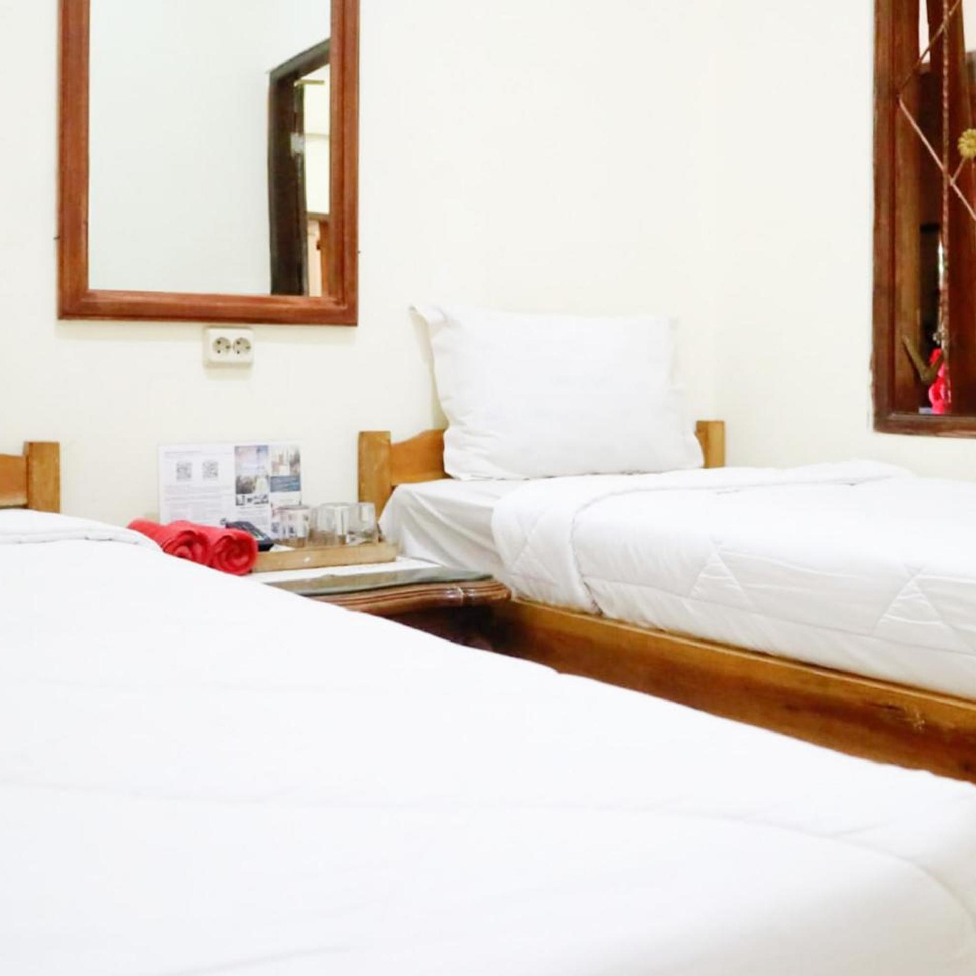 Standard, Twin Beds