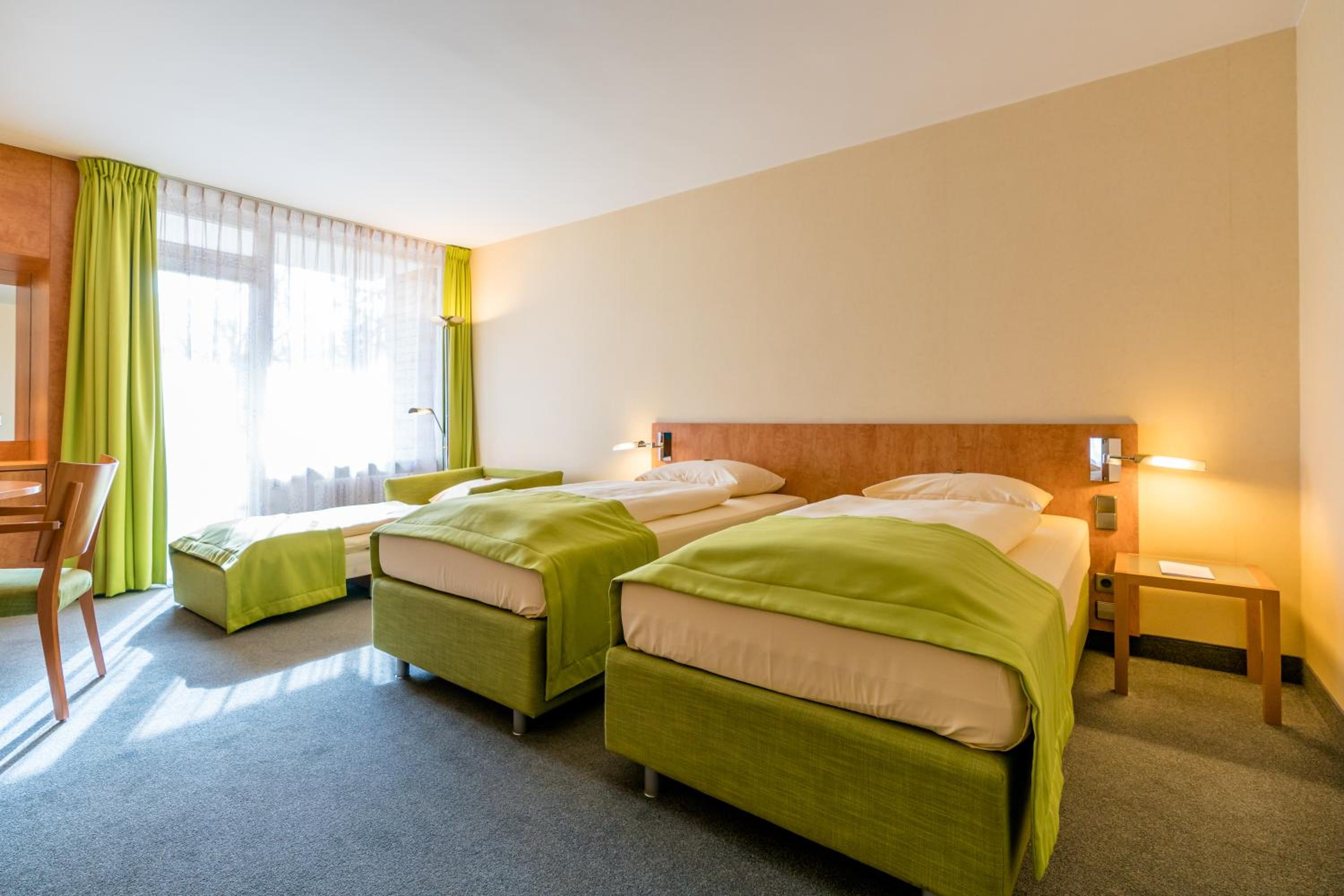 Schlosspark Hotel 10/50