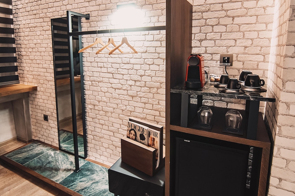 Project 3 Urban Chic Hotel 47/47