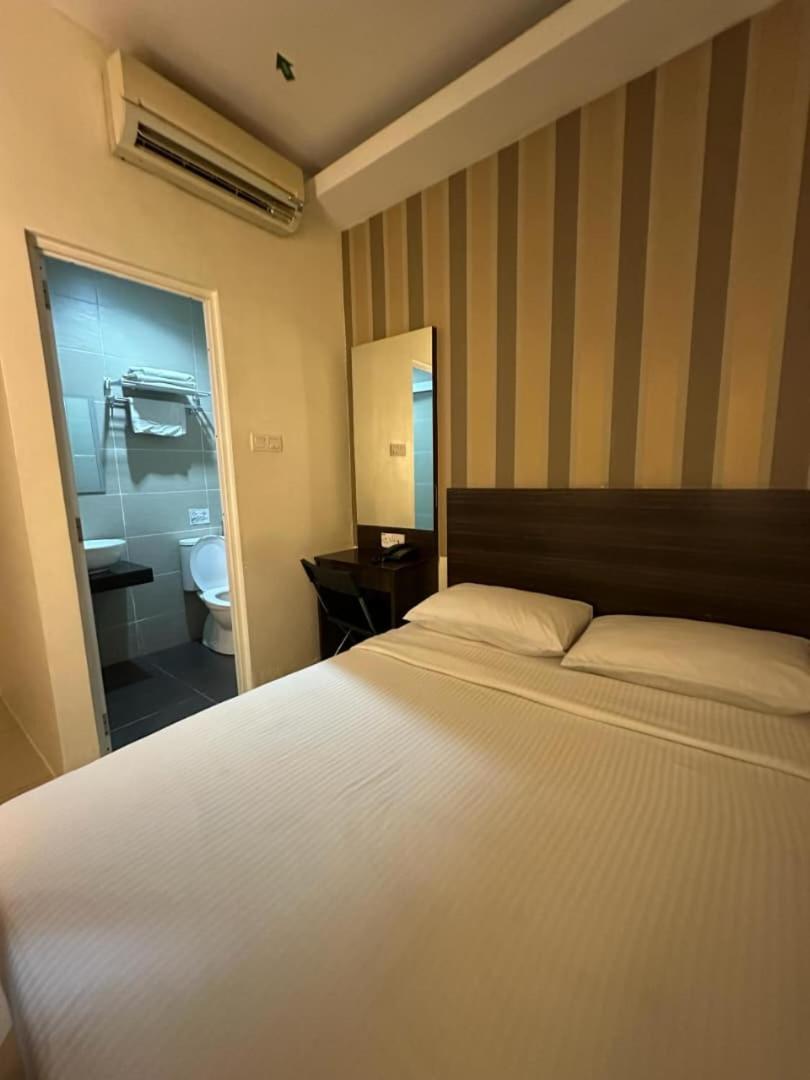 The Regency Garden Hotel 14/50