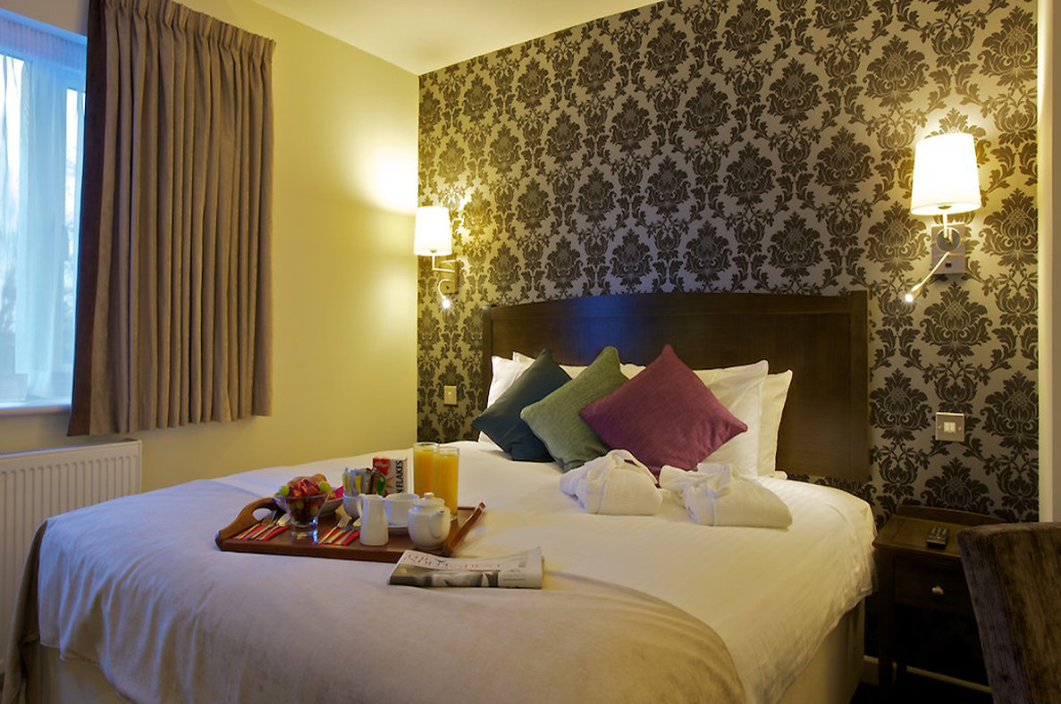 The Bridge Hotel 1/26