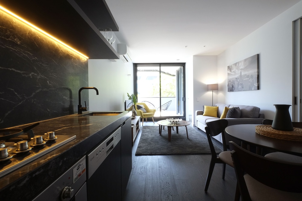 Turnkey Accommodation - North Melbourne 12/27
