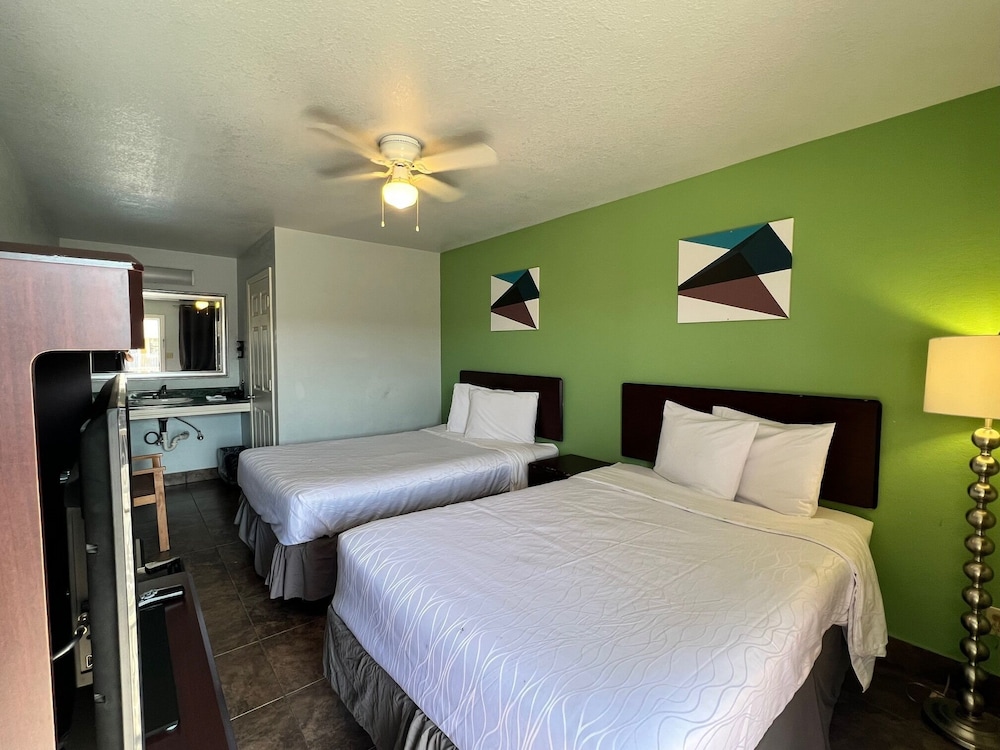 Hwy 59 Motel 13/36