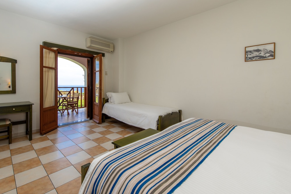 Sea View Village 6/50