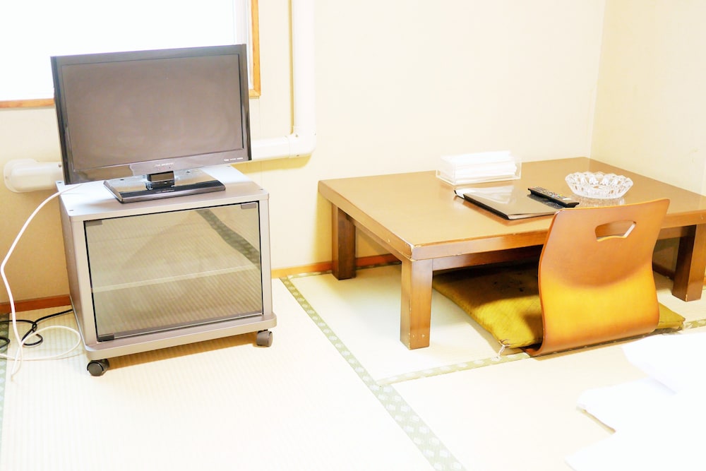 Hiroshima Peace Hotel Hostel 40/50