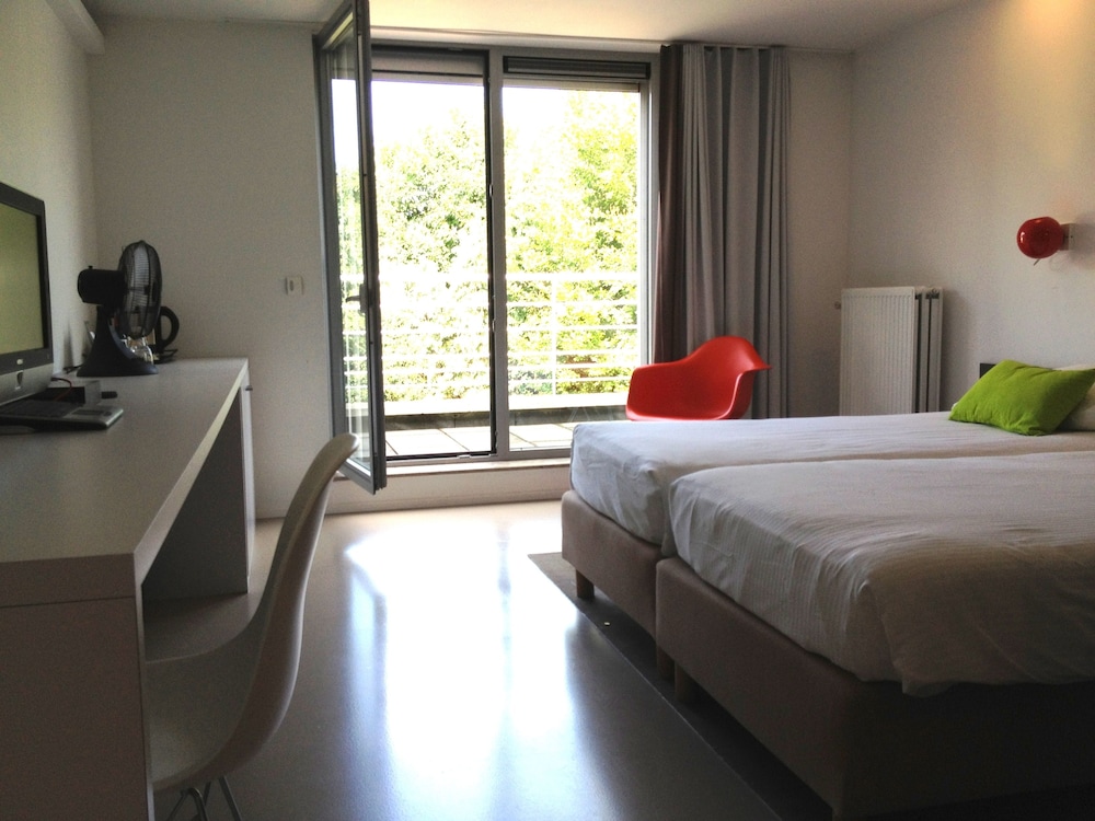 Room, Double Bed