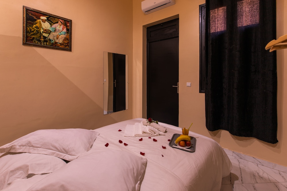 HOTEL TOULOUSAIN 34/57