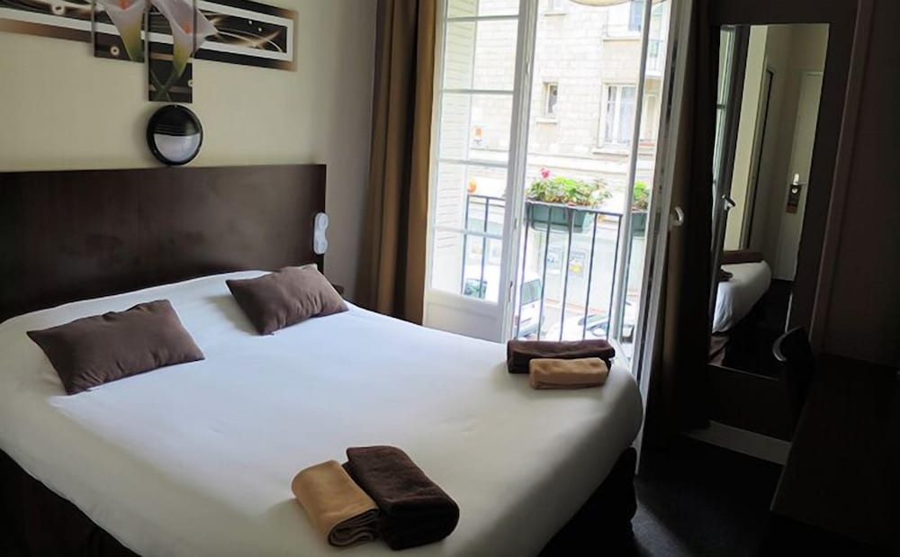 De La Paix Hotel 10/36