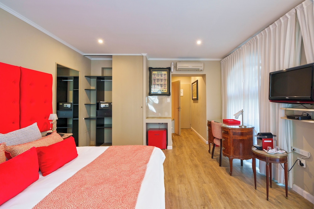 DELUXE, DOUBLE BED